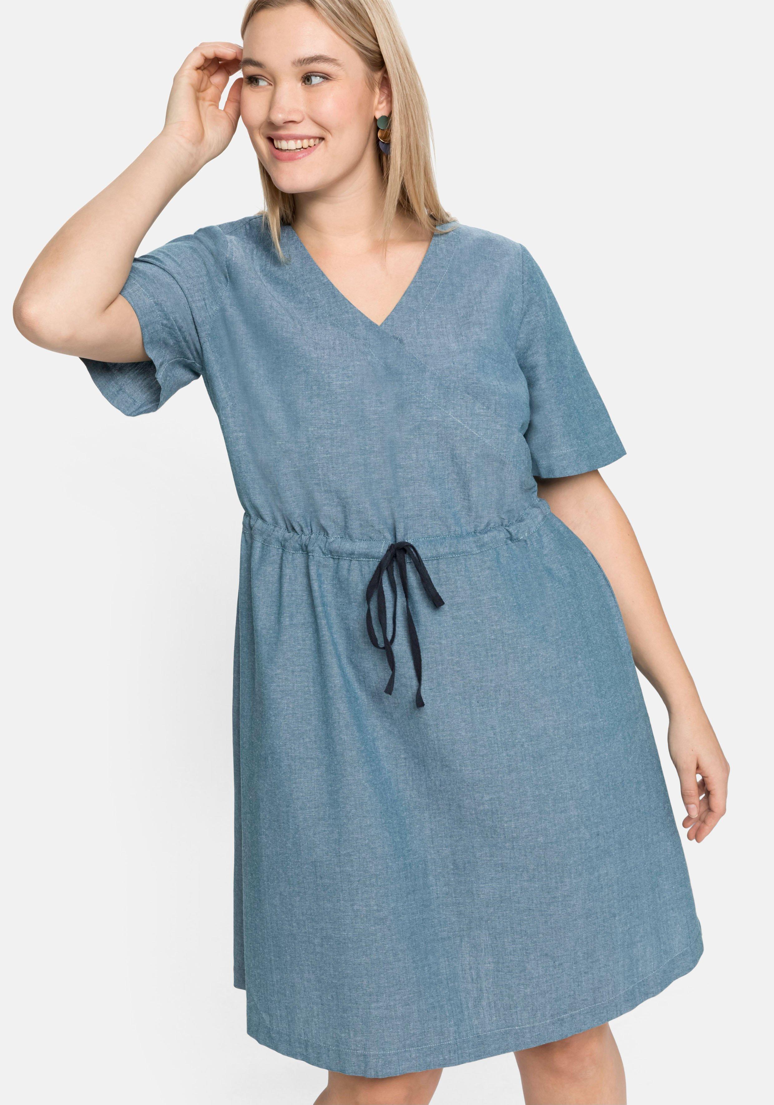 Kleid in Wickeloptik, mit Bindeband
