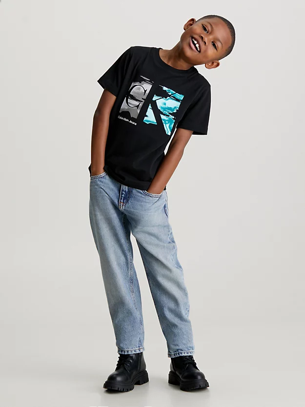 Camiseta com monograma