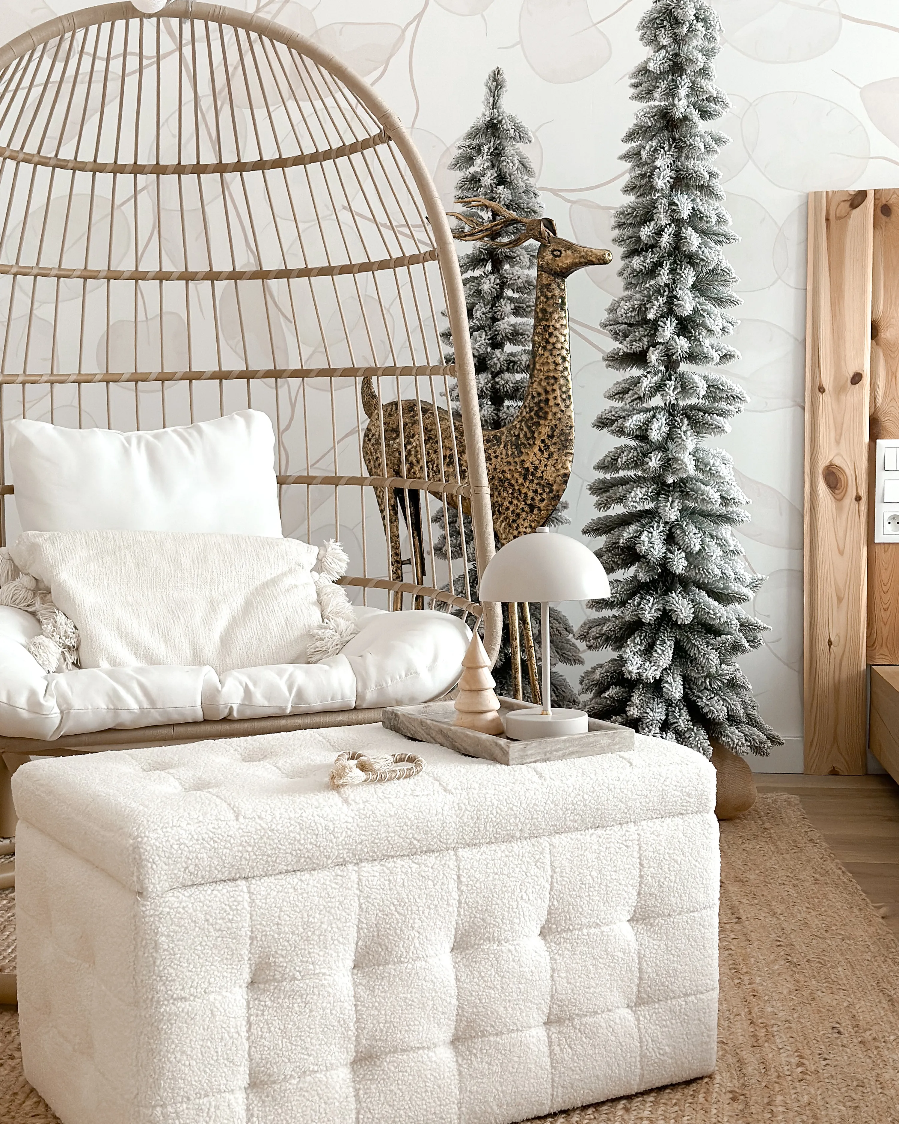 Hangstoel met standaard ALLERA PE rotan Beige