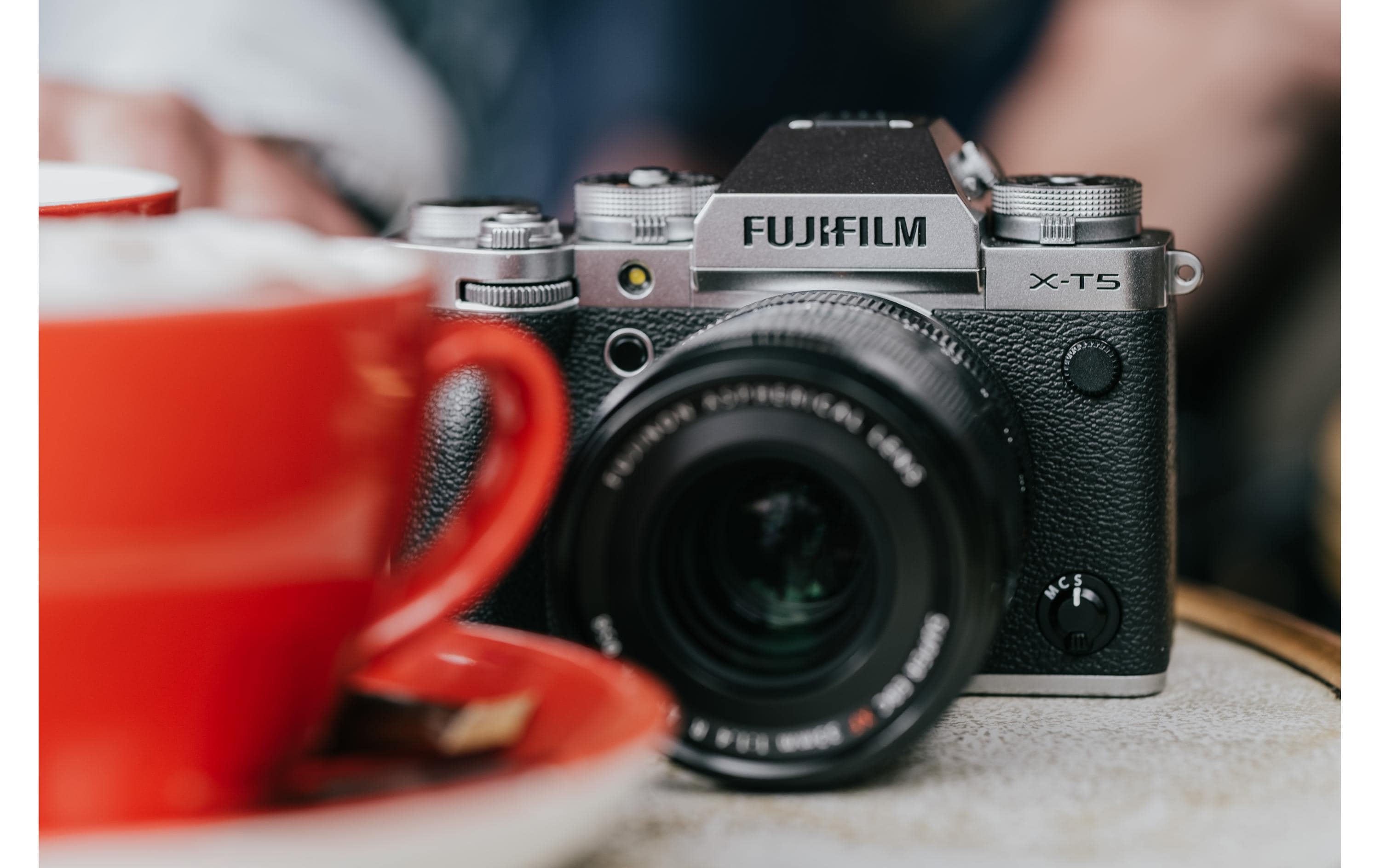 Fotokamera X-T5 Body Silber<br>Spiegellose Systemkamera mit 40.2 Megapixel-Sensor und integriertem Fünf-Achsen-Bildstabilisator