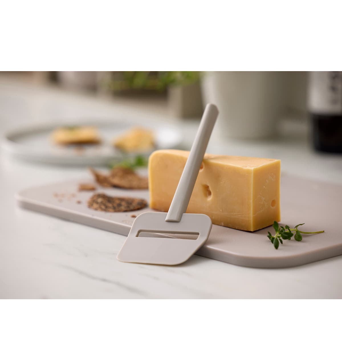 Rosti Emma Cheese plane 19 cm Humus