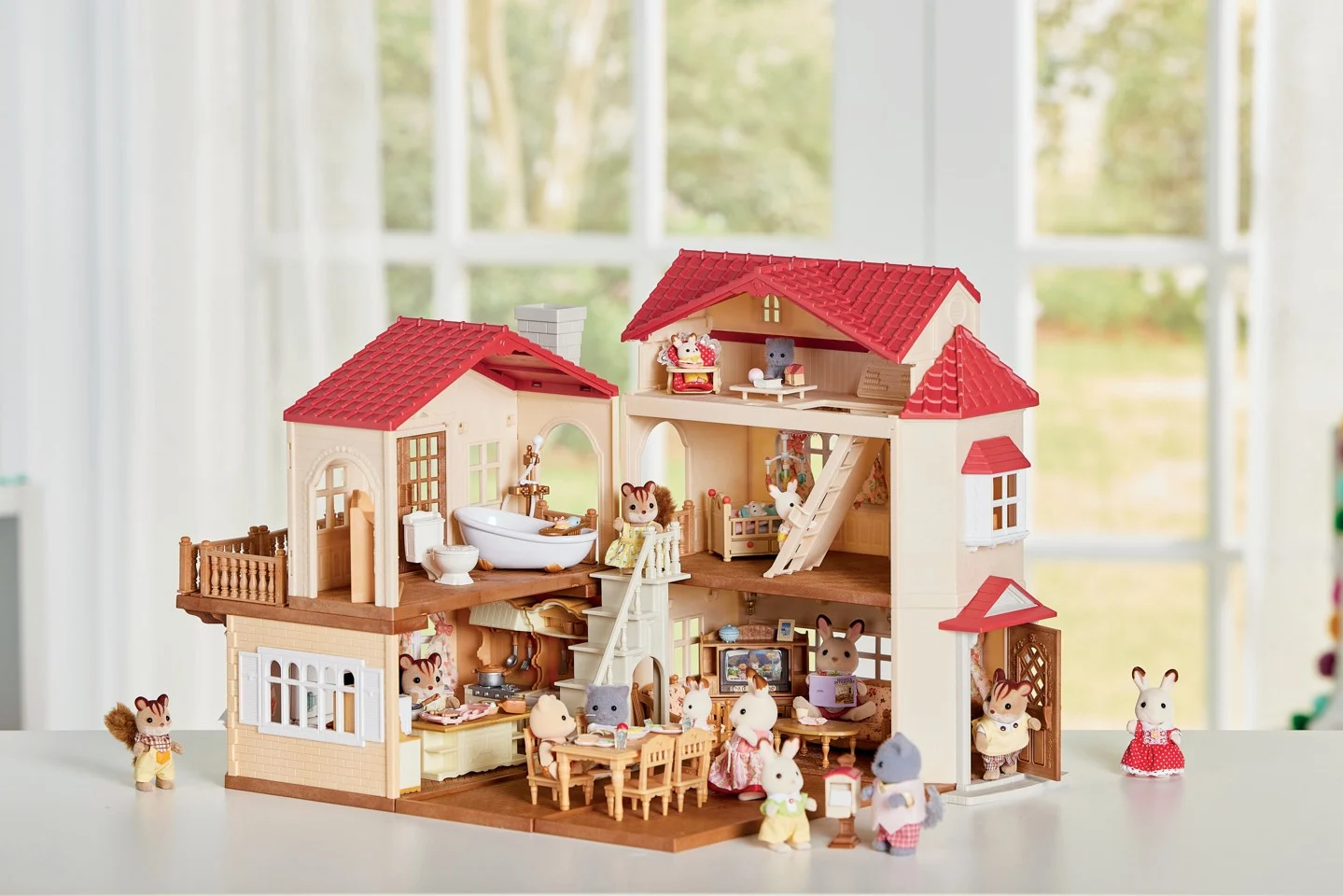 Sylvanian Families - Byhus med Lys - med det hemmelige loftsrum (5708)