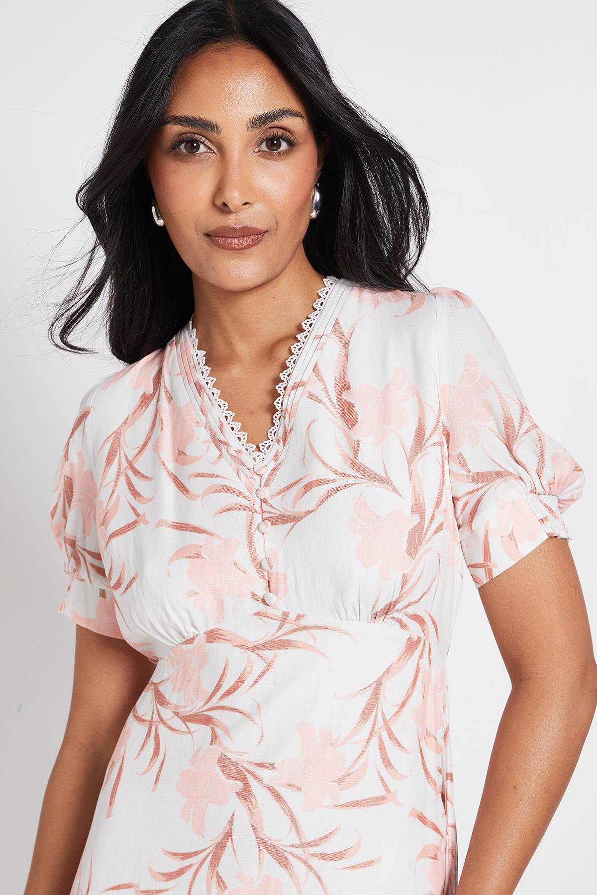 Wallis Robe Midi Florale Boutonnée Pour Petite Taille