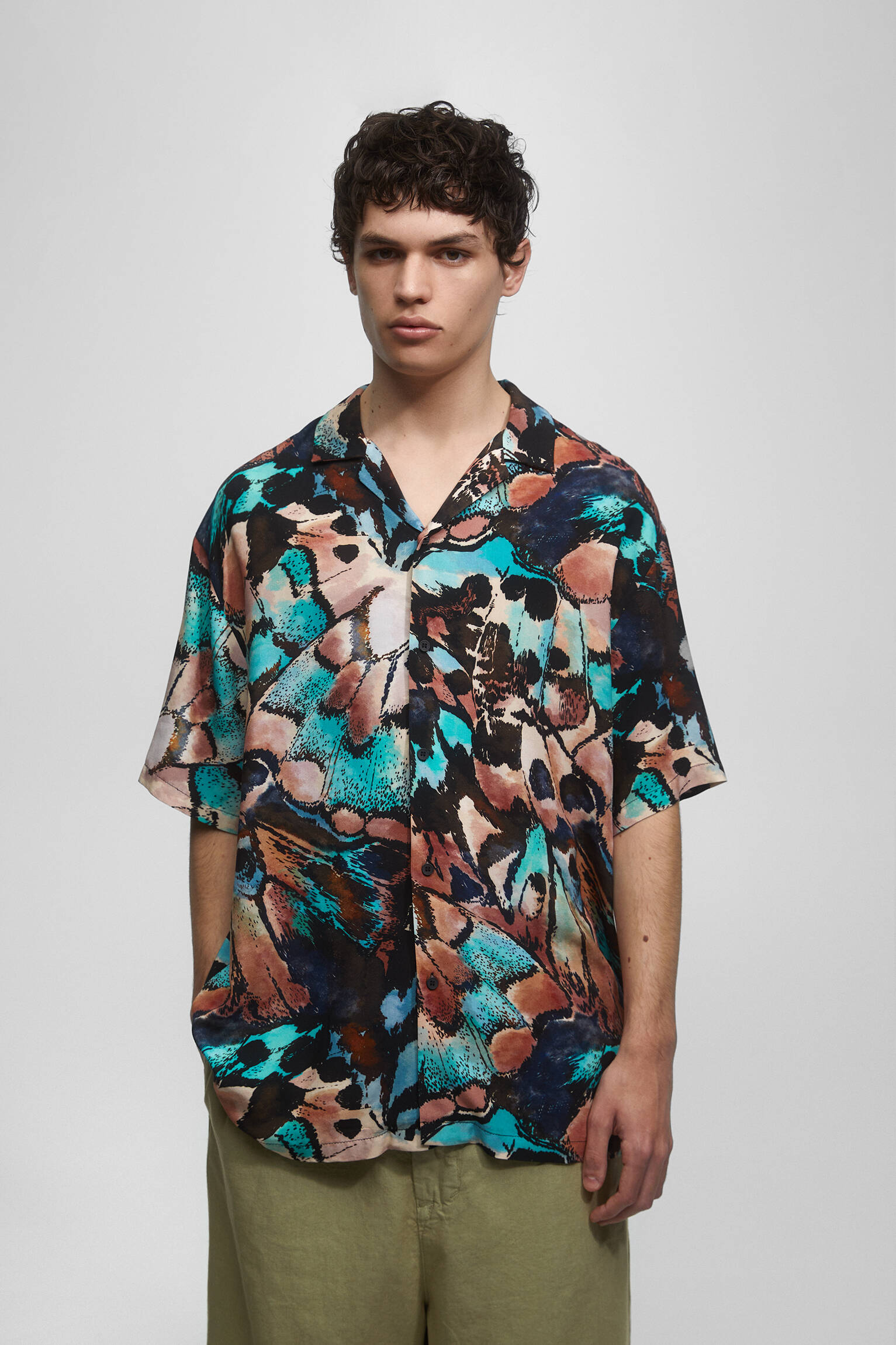 CAMISA ESTAMPADA DE MANGA CURTA - TURQUESA