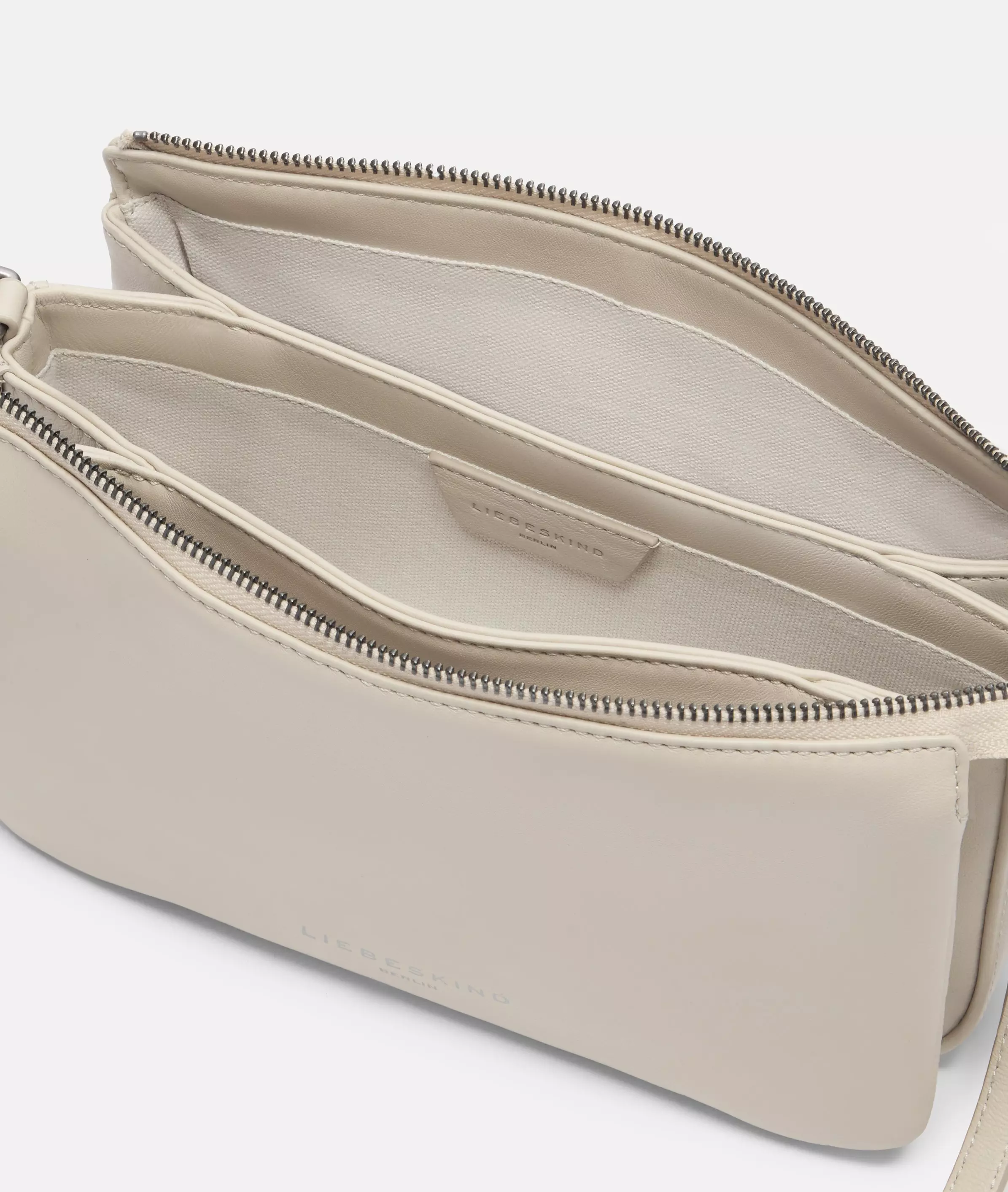 Crossbody Handy crossbody bag made from soft sheepskin