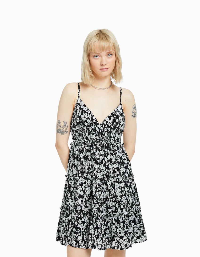 Mini vestido com alças franzidas