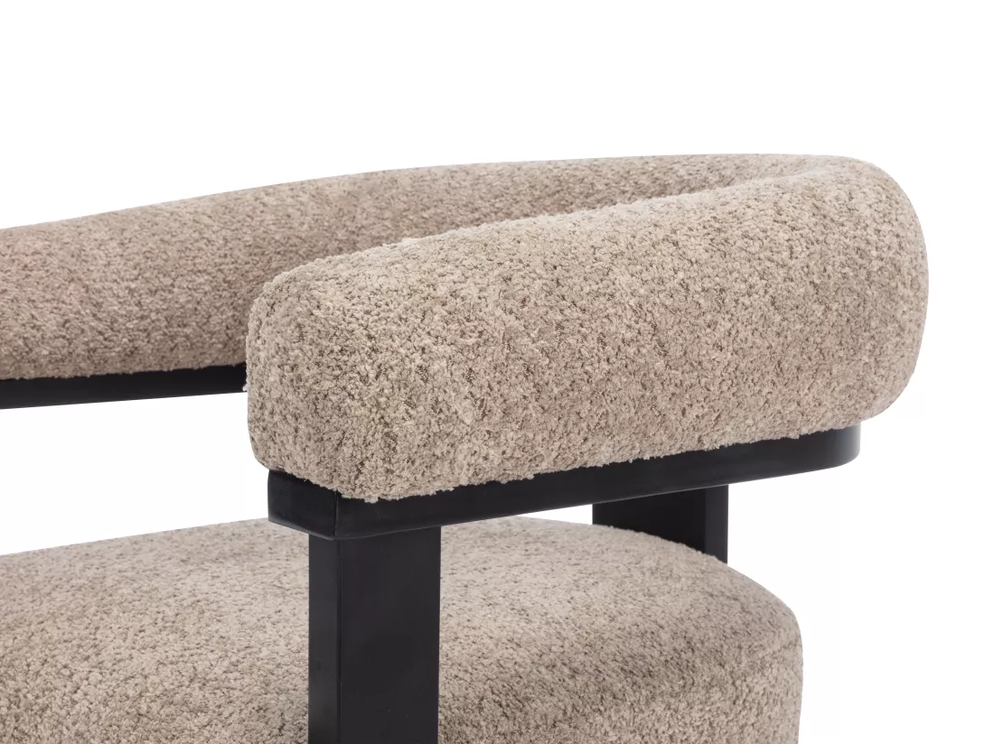 Lot de 2 chaises avec accoudoirs en tissu bouclette et bois d'hévéa noir - Taupe - LIVELIA de Pascal MORABITO
