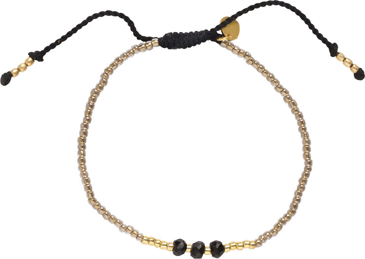 A Beautiful Story Decent Black Onyx Bracelet GC Gold