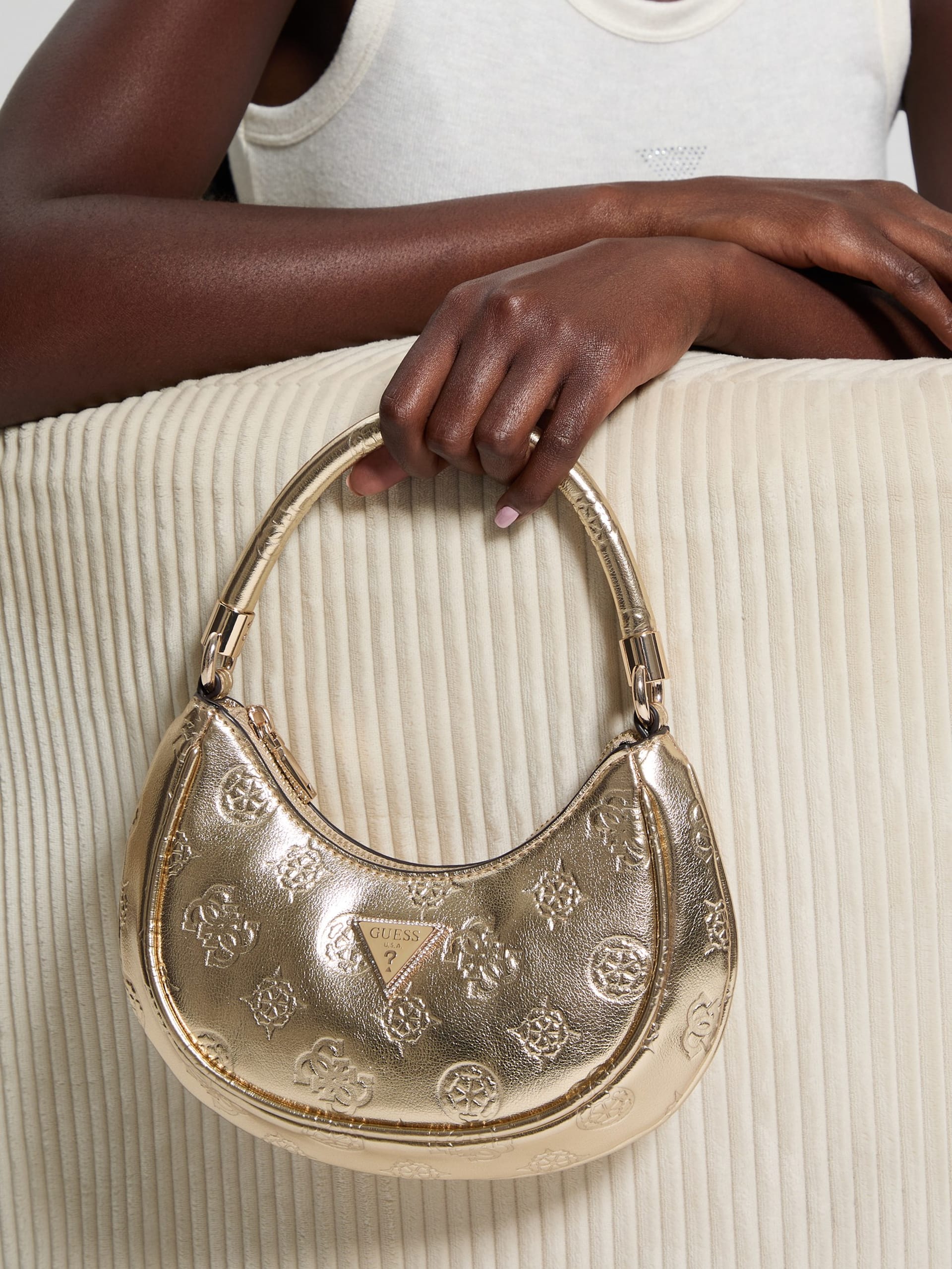 Bolsa Hobo Pequena Zalina