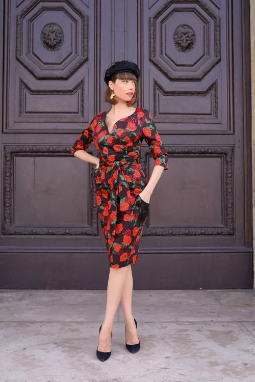 Vintage Diva  The Bombshell Roses pencil jurk in zwart