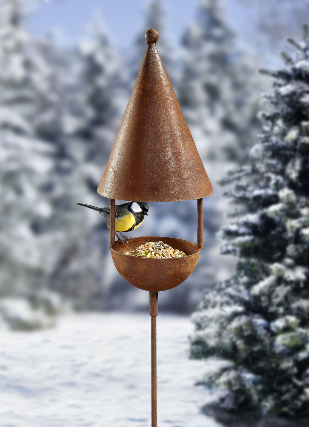 Futterhaus aus gerostetem Metall