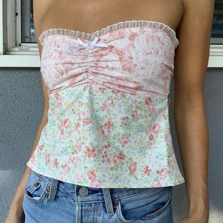 Rosesand - Geplooide tubetop met bloemenprint en kant