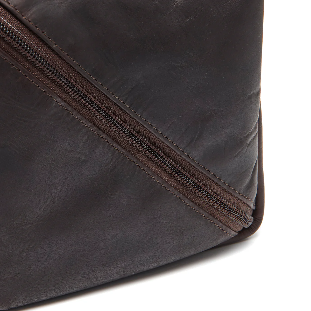 The Chesterfield Brand Trevia Toilettas Waxed Pull Up Bruin