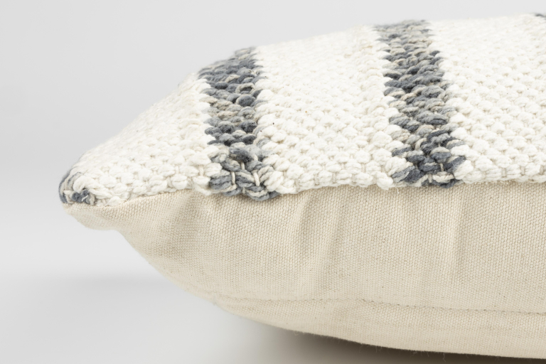 Dutchbone Hampton kussen 30x60 blauw