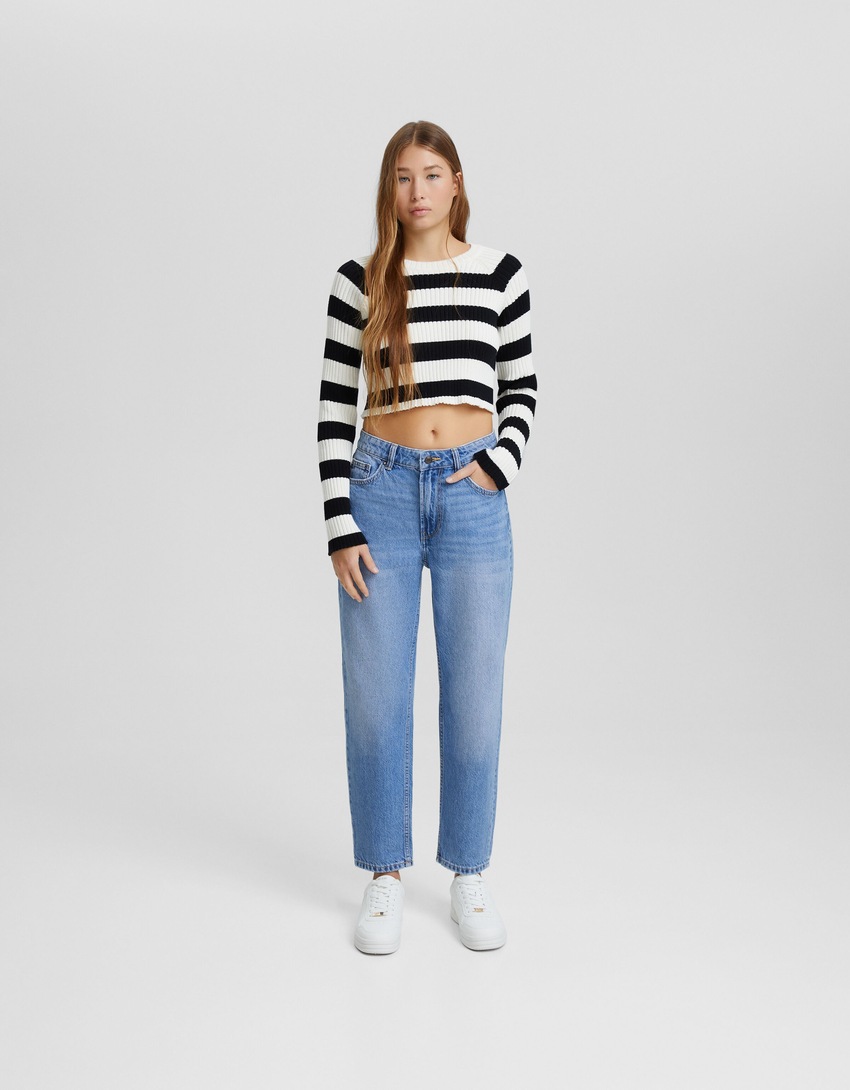 calça jeans de mãe