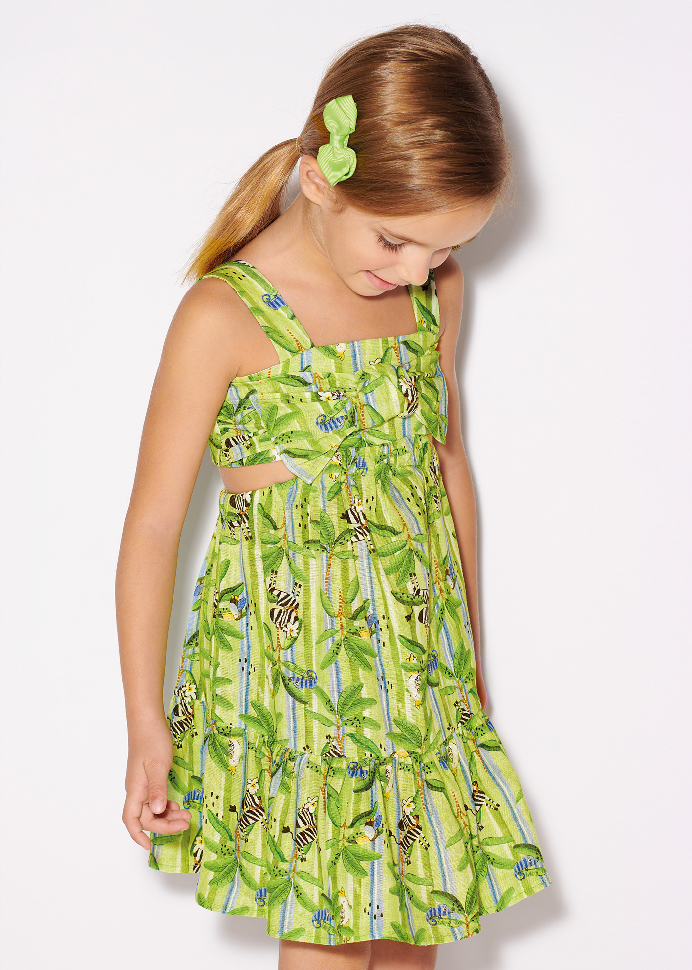 Vestido estampado com detalhe vazado para meninas