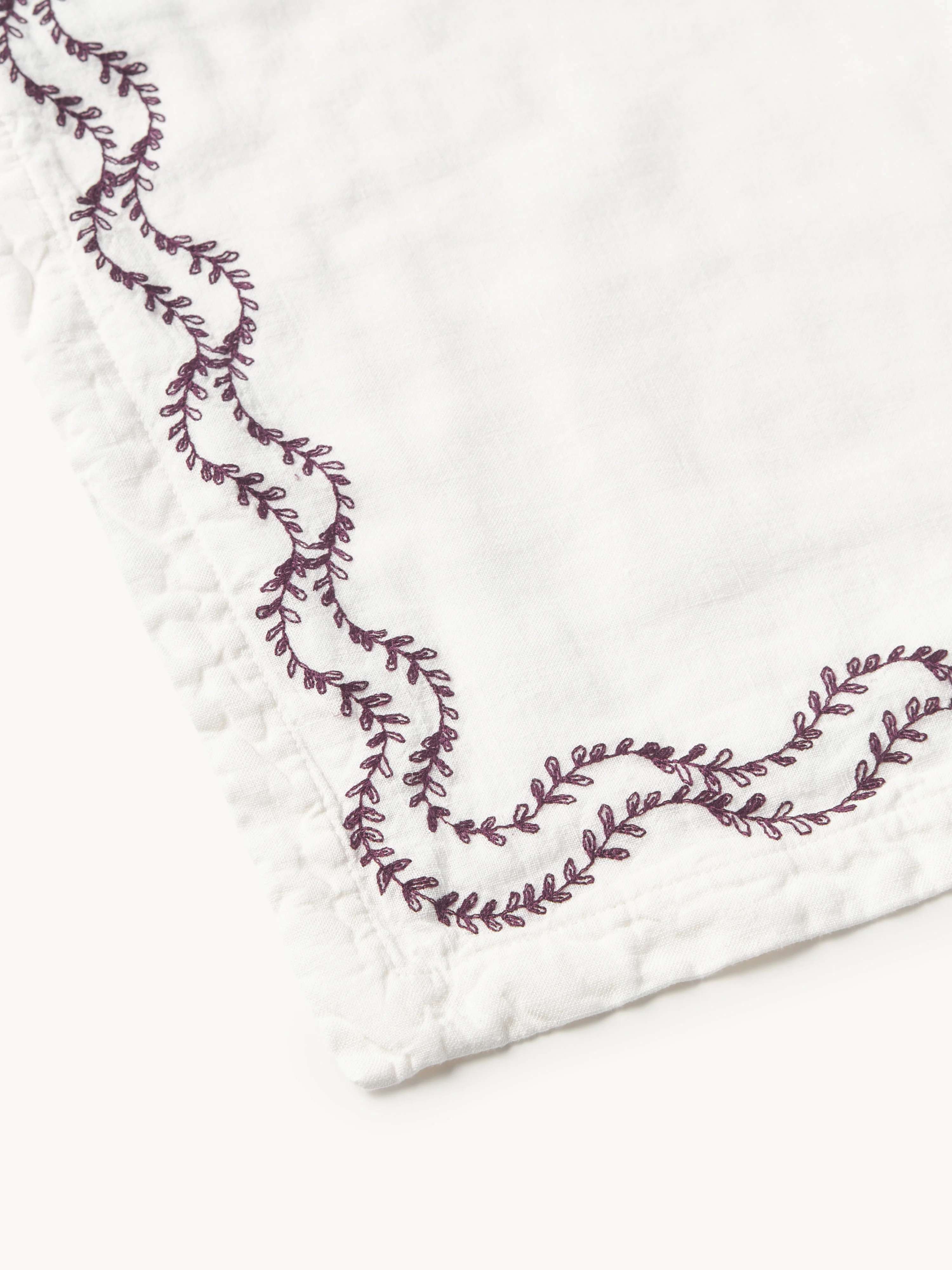 Handgeborduurde placemats Ivy van gewassen linnen, 2-delig