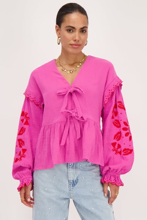 Roze mousseline blouse met embroidery en strikjes