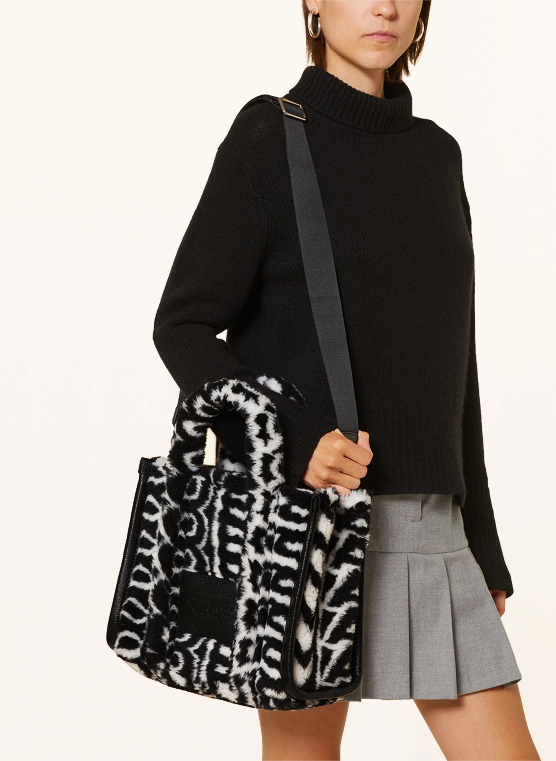 MARC JACOBS Shopper THE MEDIUM TOTE BAG
