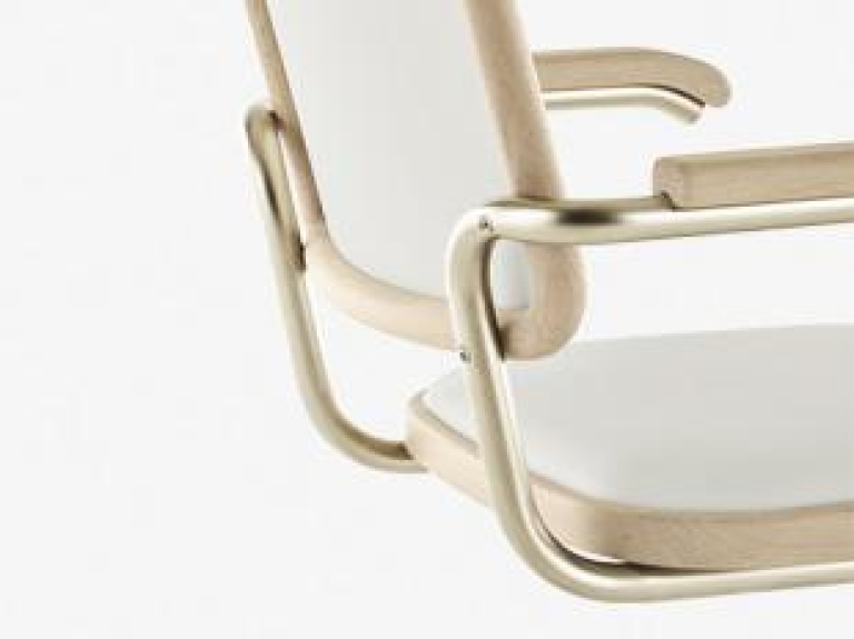 Thonet JS. THONET a personal Interpretation by Jil Sander S64 P Nordic stoel met armleuning,wit/Burnt Walnut