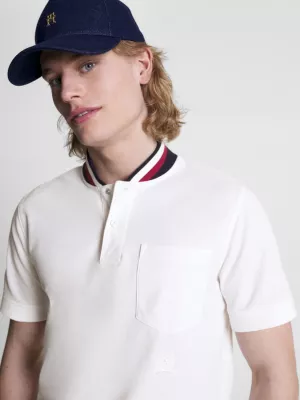 Polo Regular com Gola de Beisebol Crest