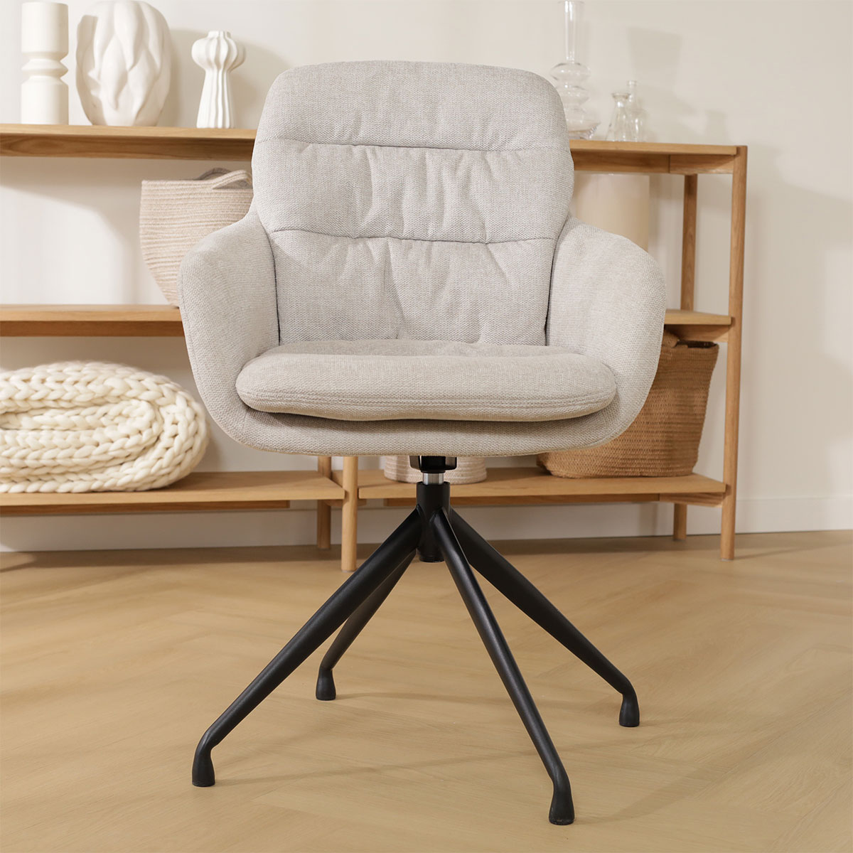 Eetkamerstoel Nola-Mia beige - zwart onderstel