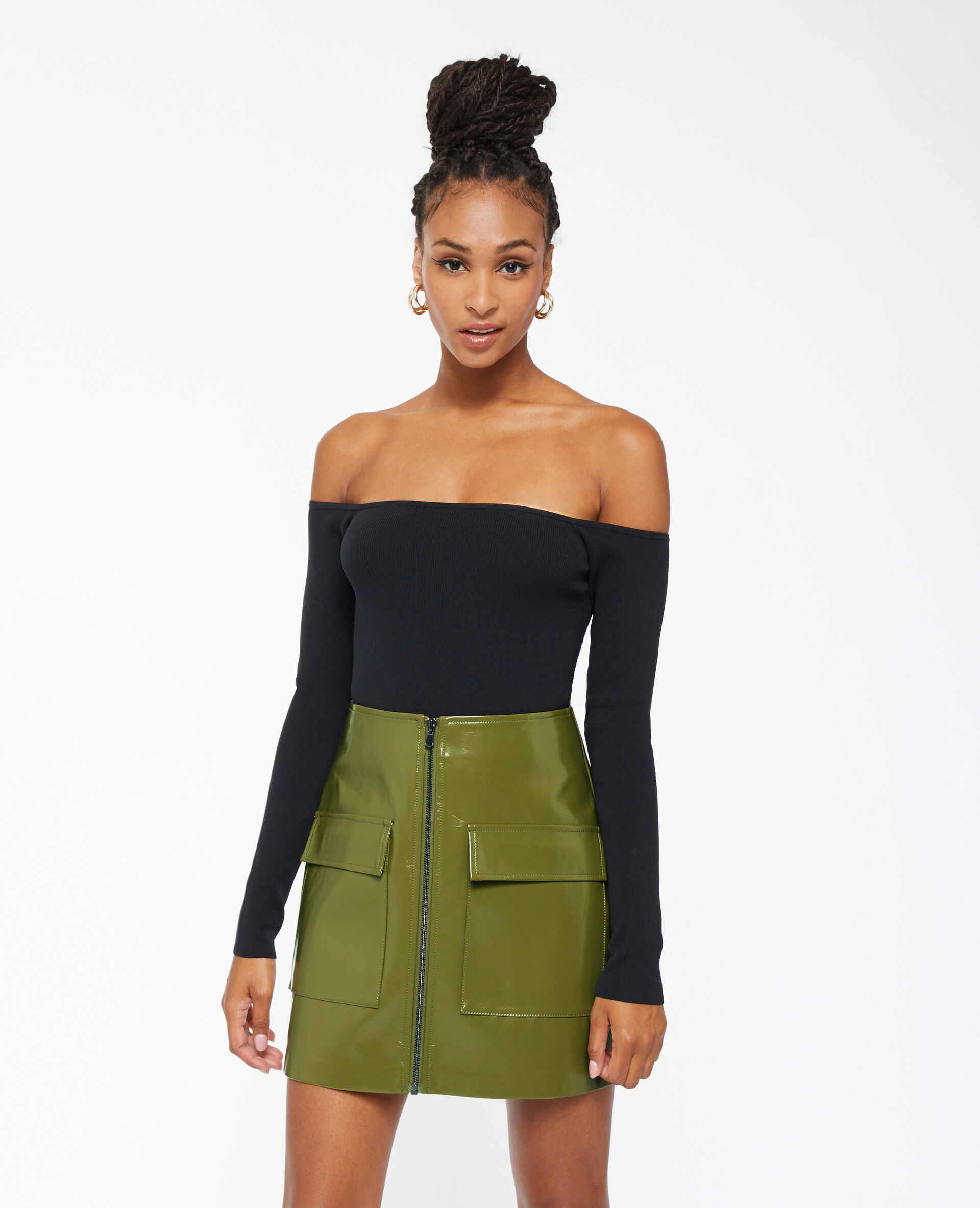 Jupe courte zippée en vinyle - Vert olive