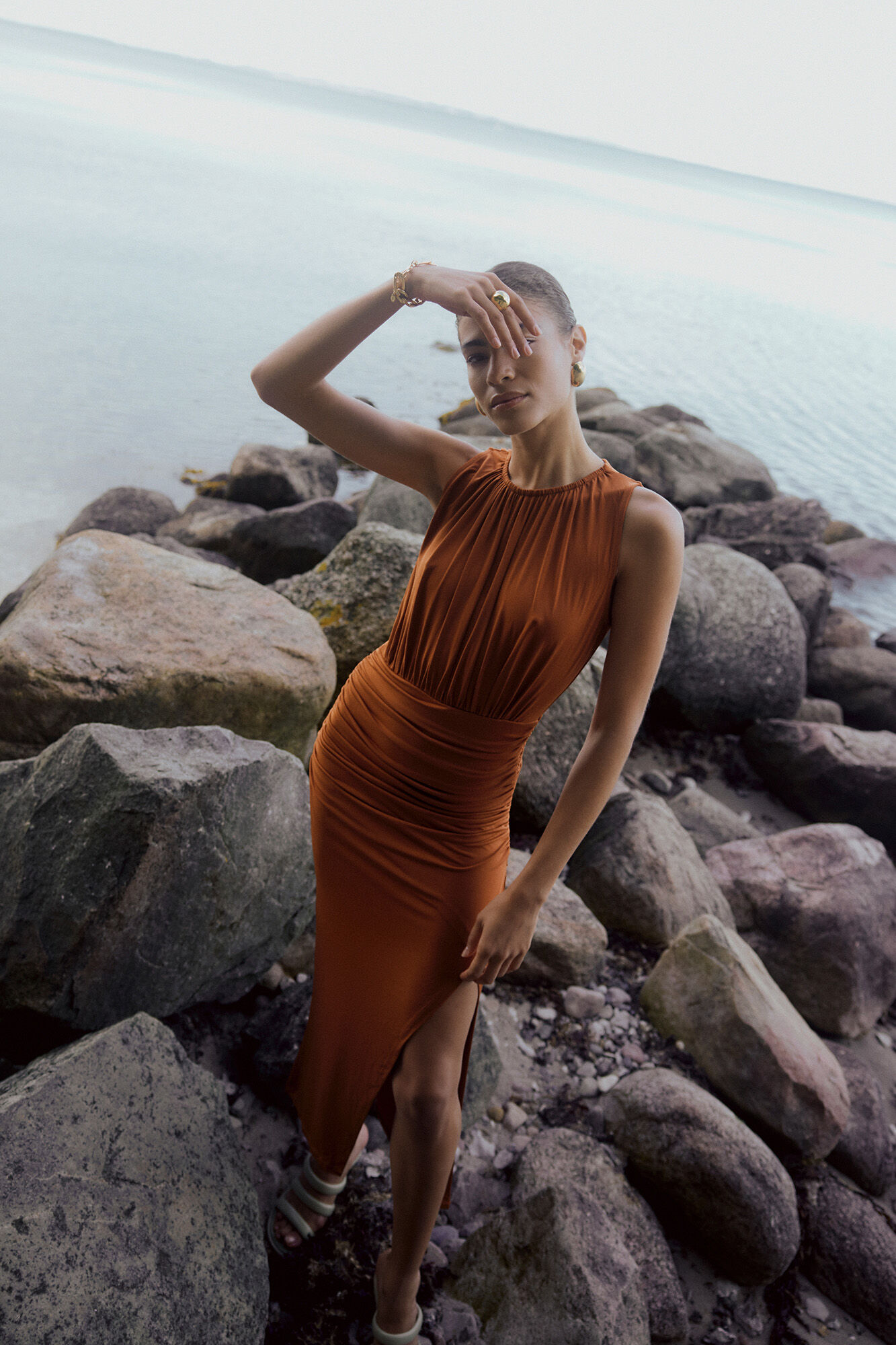 Vestido midi sem mangas - Marrom