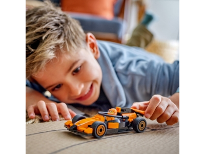 LEGO F1® coureur met McLaren racewagen (60442)