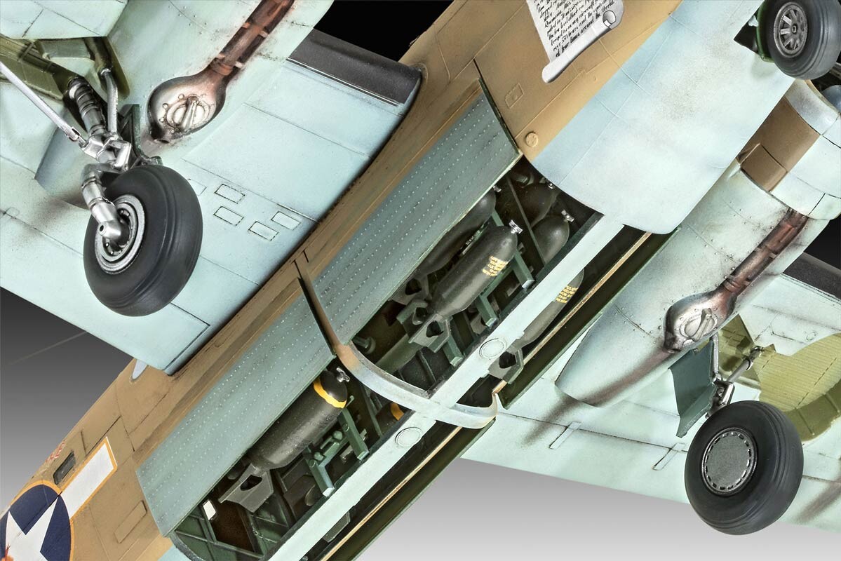 Revell - B-24D Liberator Modelfly Byggesæt - Level 5 - 03831