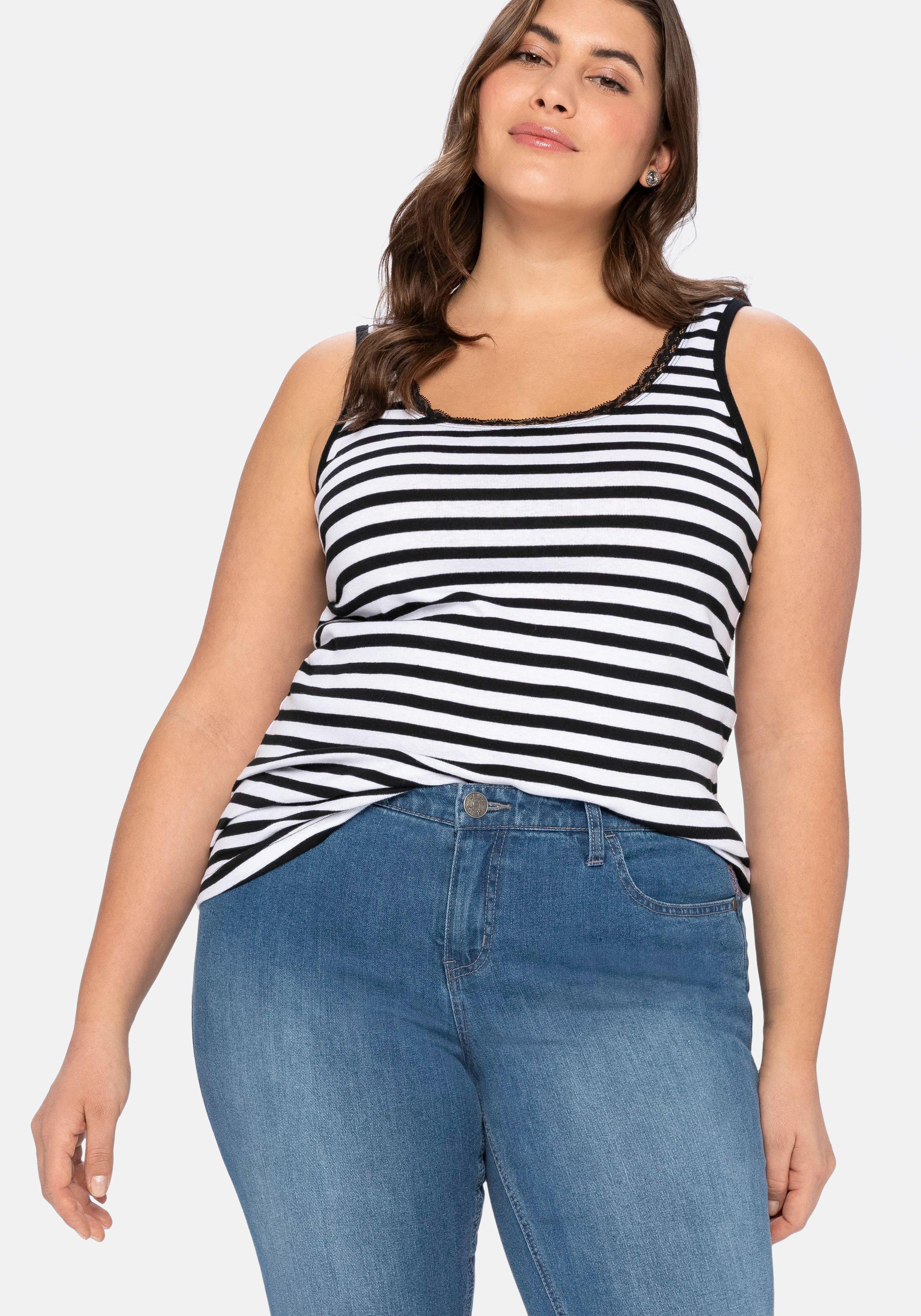 Tanktop mit Ringeln und Spitze am Ausschnitt
