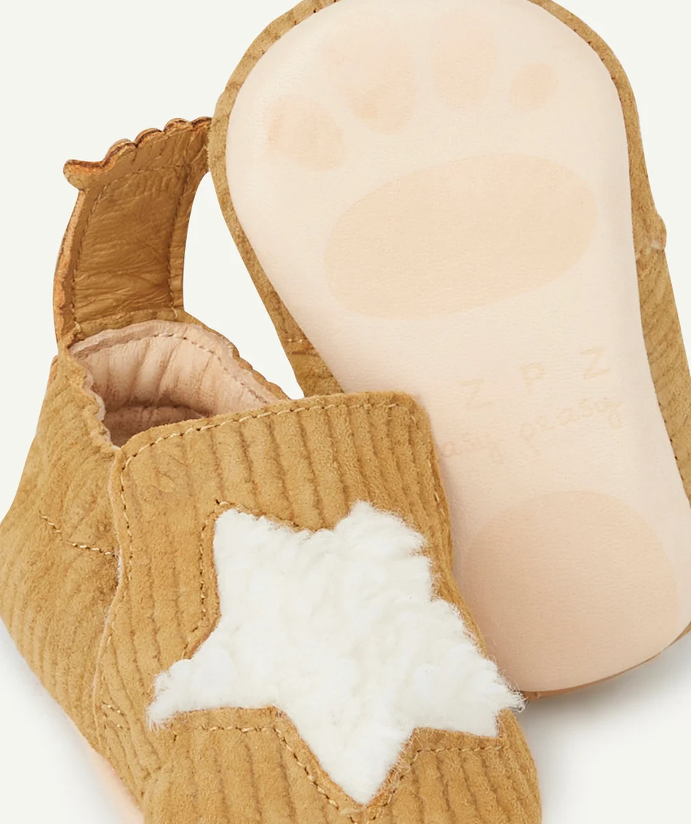 EASY PEASYCHAUSSONS CÔTELÉS EN CUIR CAMEL AVEC ÉTOILES