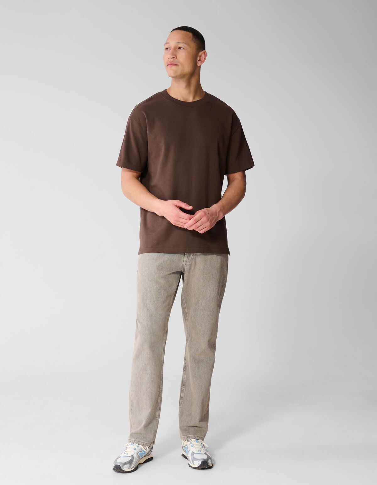 Eighty One Artwork T-shirt Donkerbruin