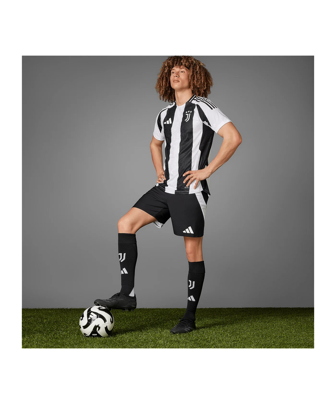 adidas Juventus Turin Auth. Trikot Home 2024/2025 Weiss