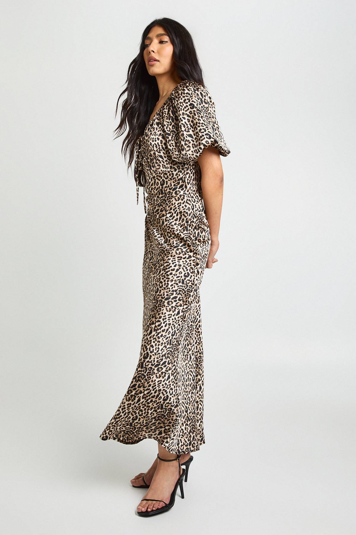 boohoo Robe Mi-longue À Manches Bouffantes Imprimé Léopard Pour Grande Taille