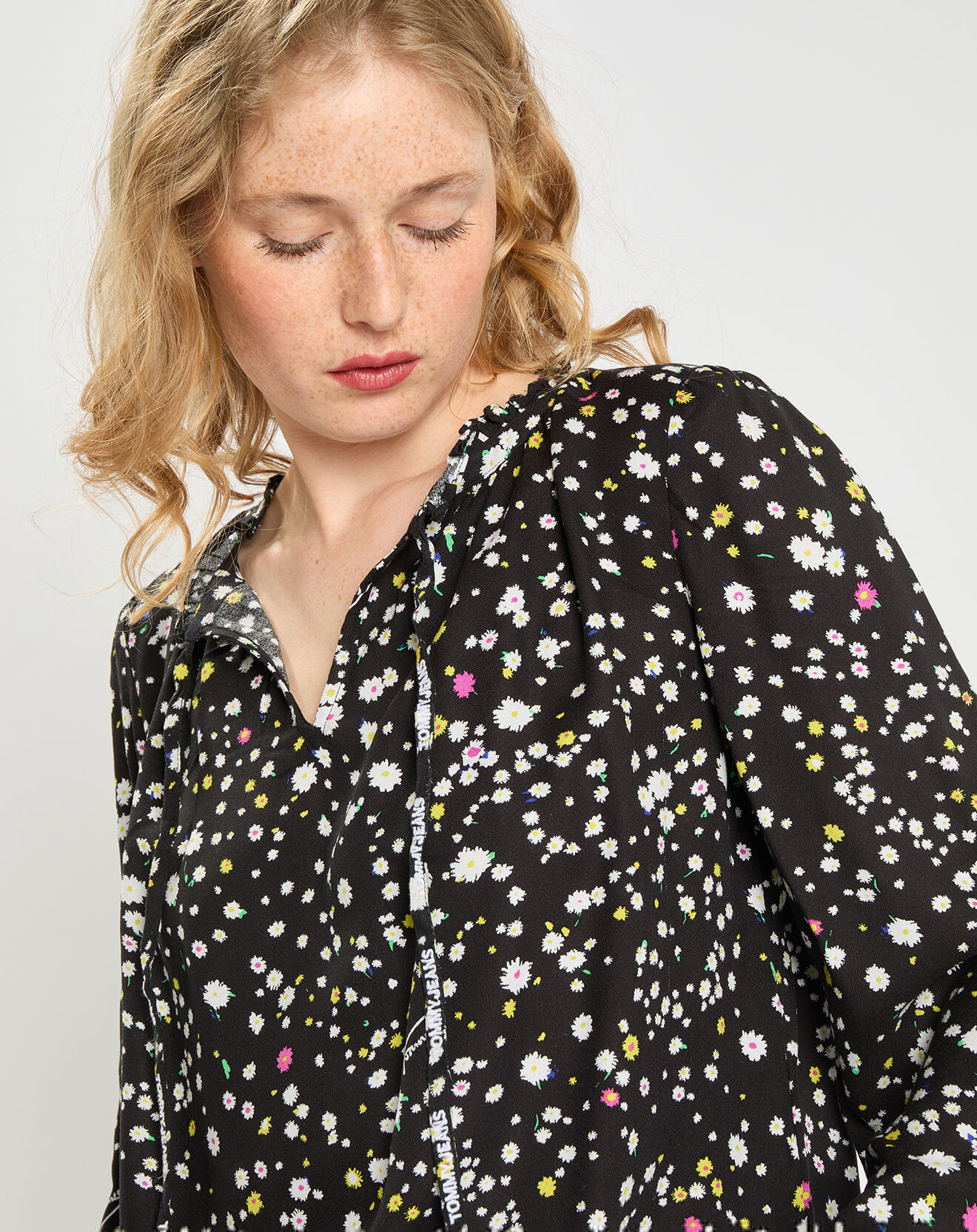 Tommy Jeans Blouse Fluide imprimée noir/multicolore