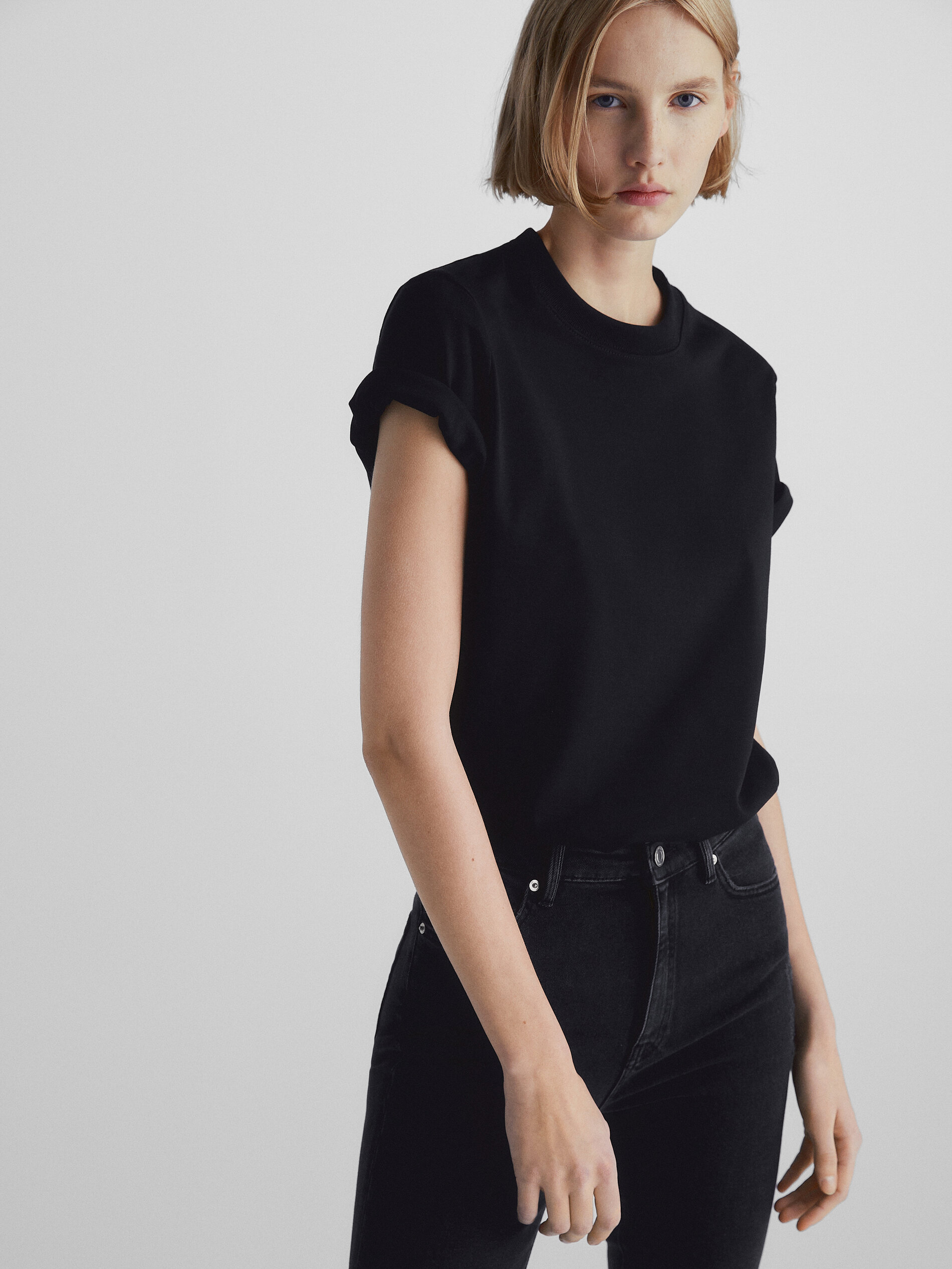 Calça vaqueira skinny de cintura alta - PRETA