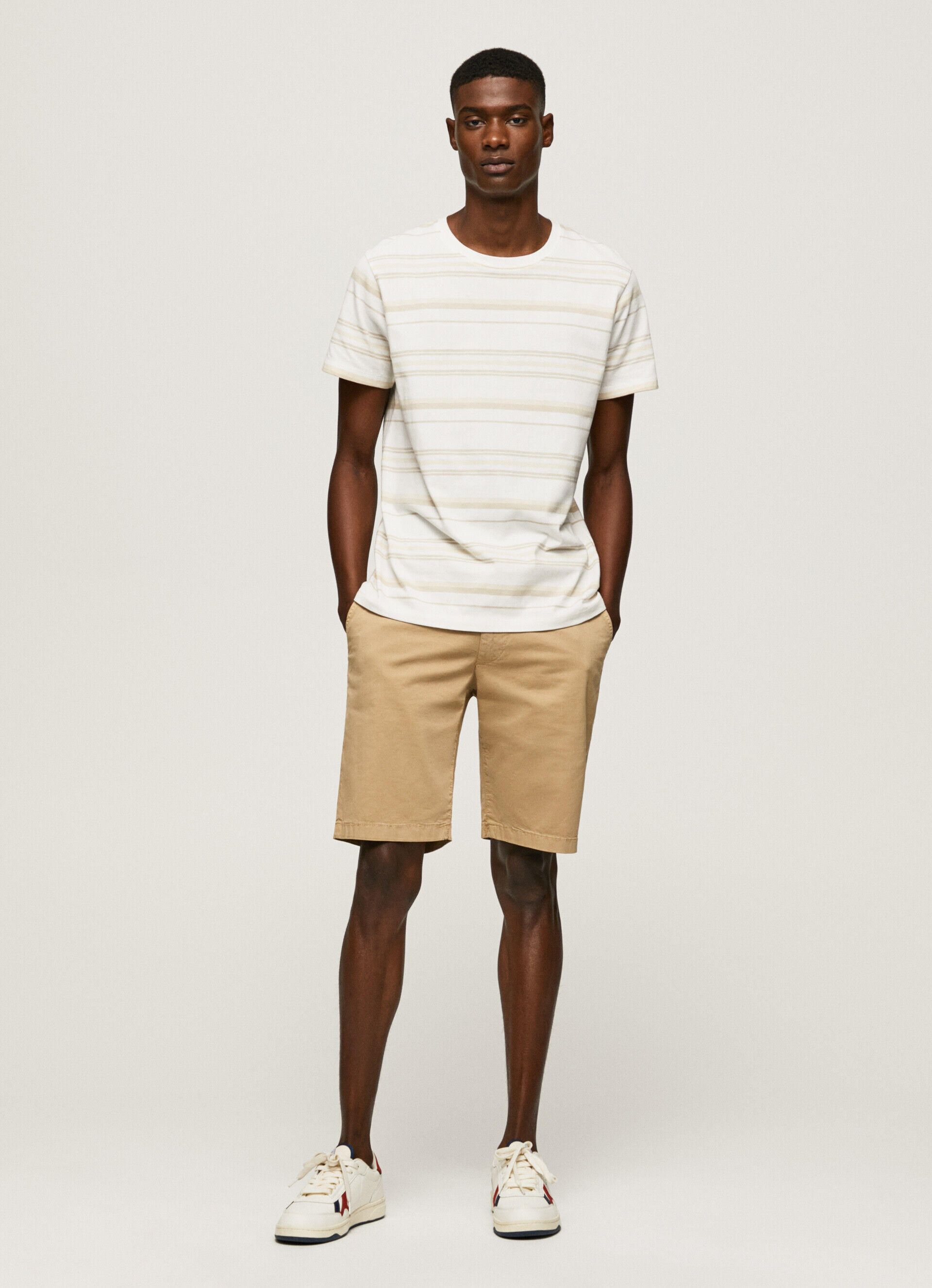 CAMISETA COM ESTAMPA LISTRADA - branco-sujo
