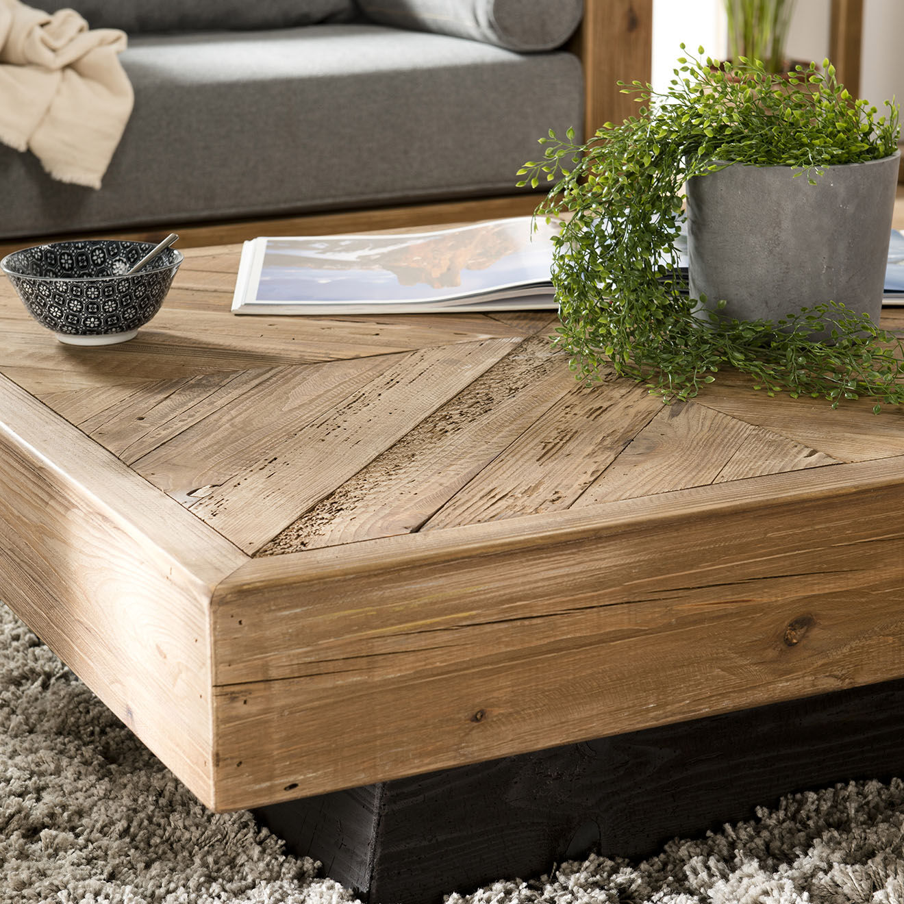 Macabane Table basse carrée bois Pin recyclé Andrian marron  - 99.5x99.5x35 cm
