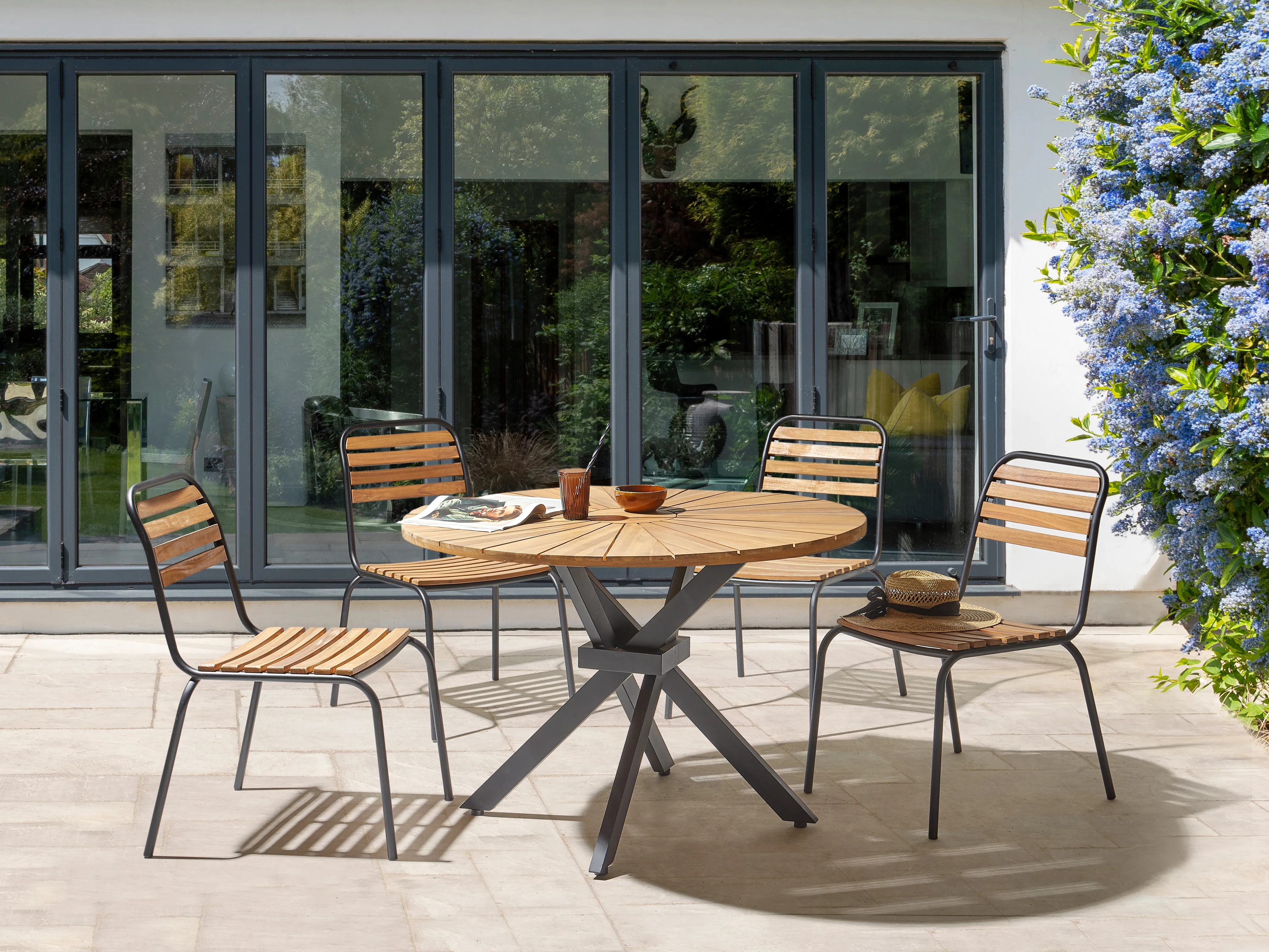 Tuin eettafel CISSONE 110 cm 110 cm Acaciahout Bruin
