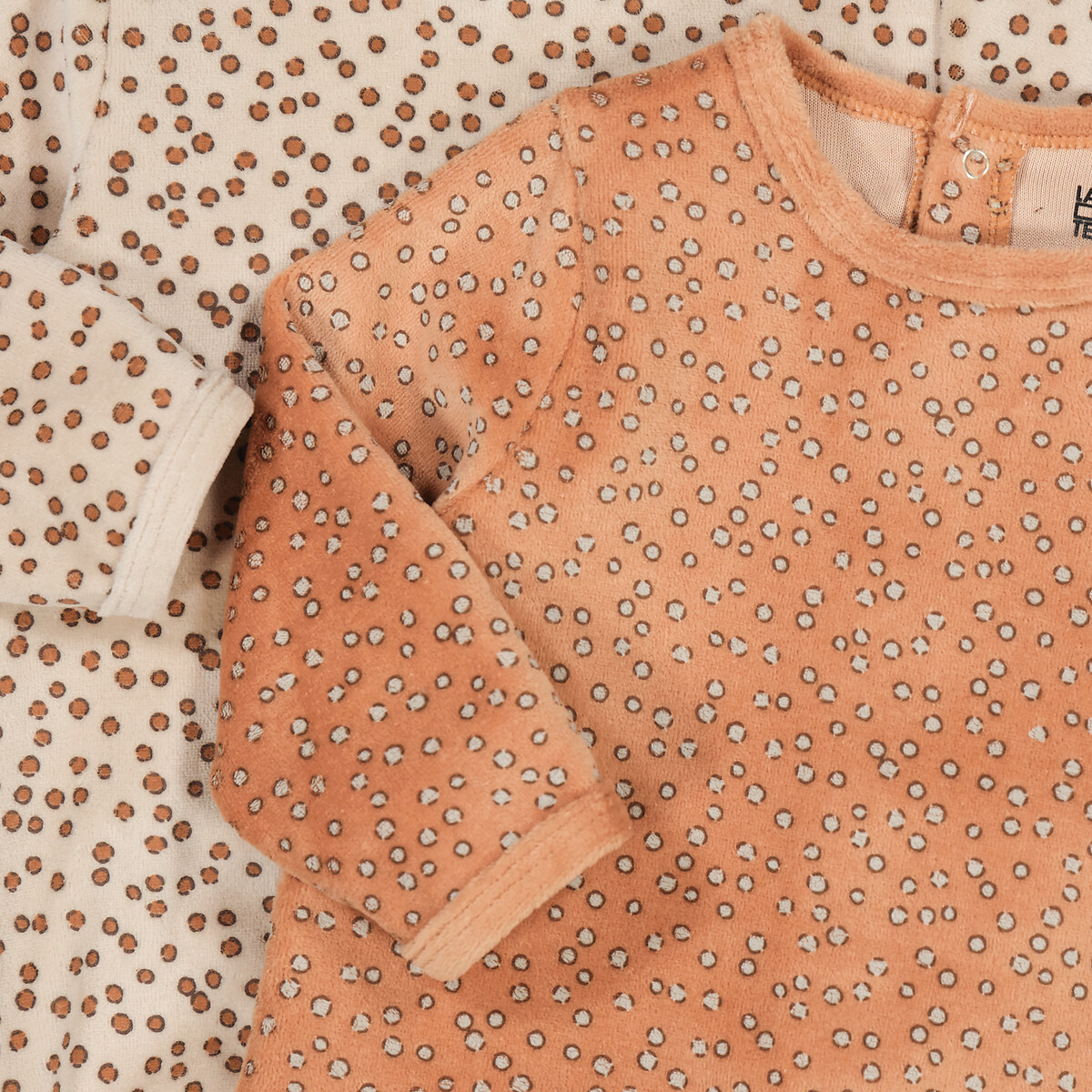 COLEÇÃO LA REDOUTE<br>Conjunto de 2 pijamas de veludo com estampa de manchas