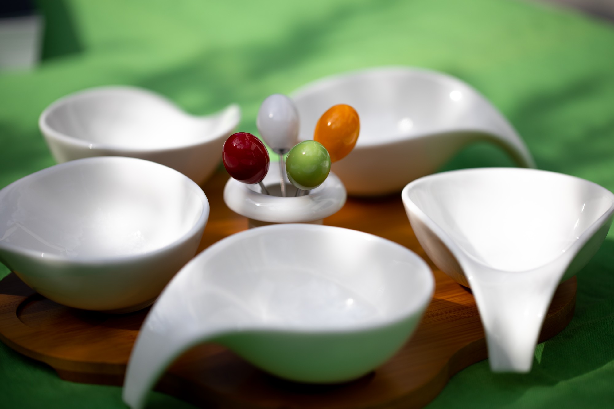 Servierset 'Cinque' mit Cocktailspießen, weiß, L 10 cm, B 13 cm, H 5 cm zu 28,00