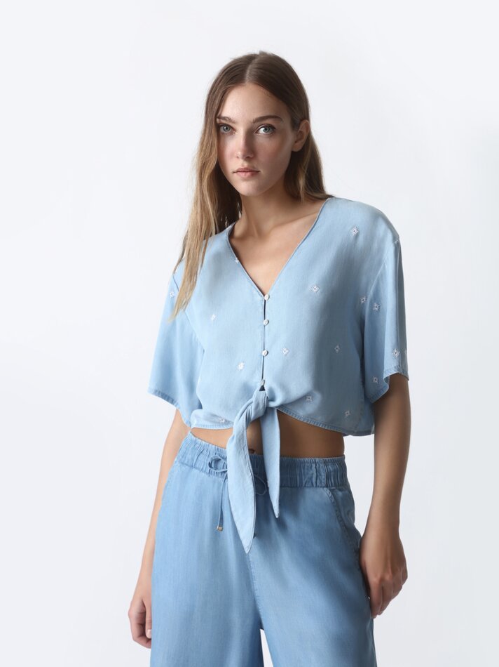 Camisa de manga curta com bordado - Azul claro