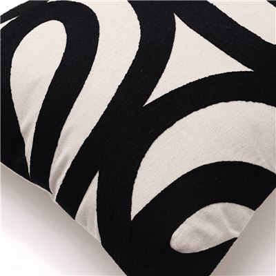 Coussin motif ruban brodé