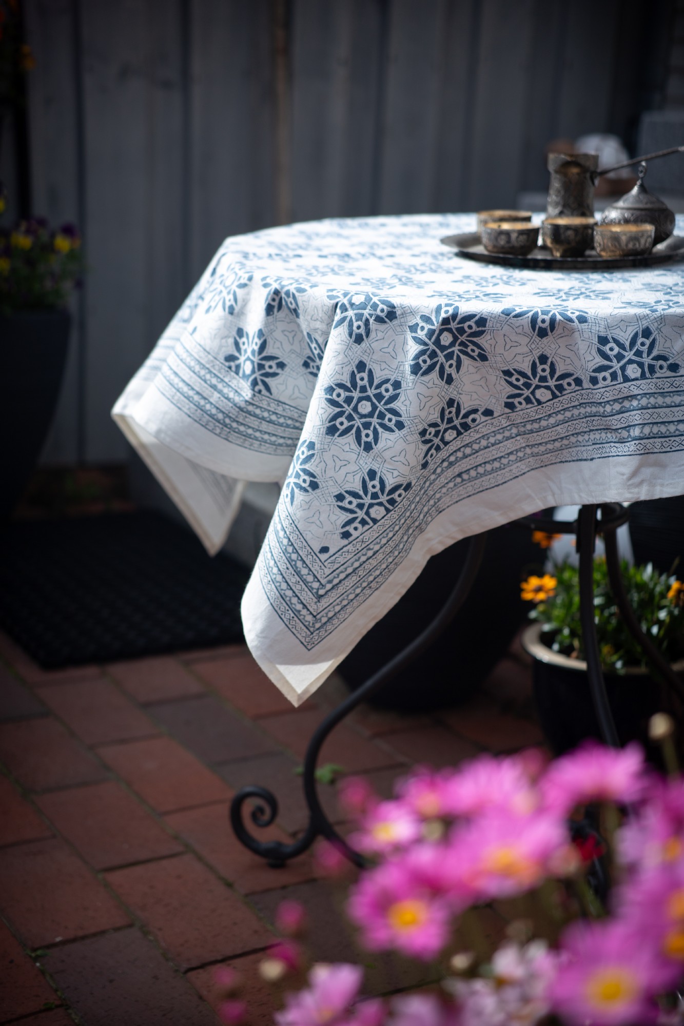 Tischdecke 'Mandala', blau, weiß, T 150 cm, B 225 cm von fischer's lagerhaus