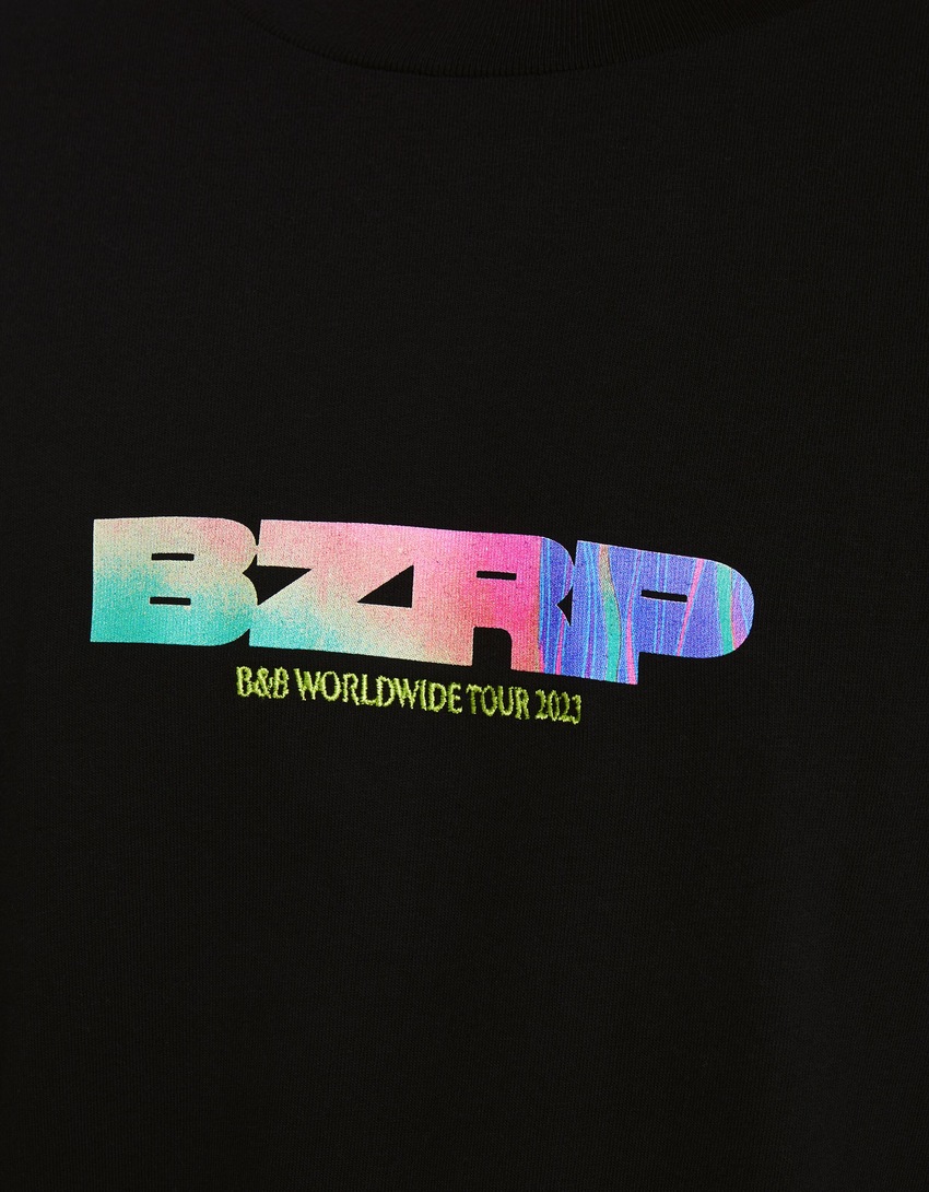 Camiseta boxy fit com estampa BERSHKA ft. BIZARRAP