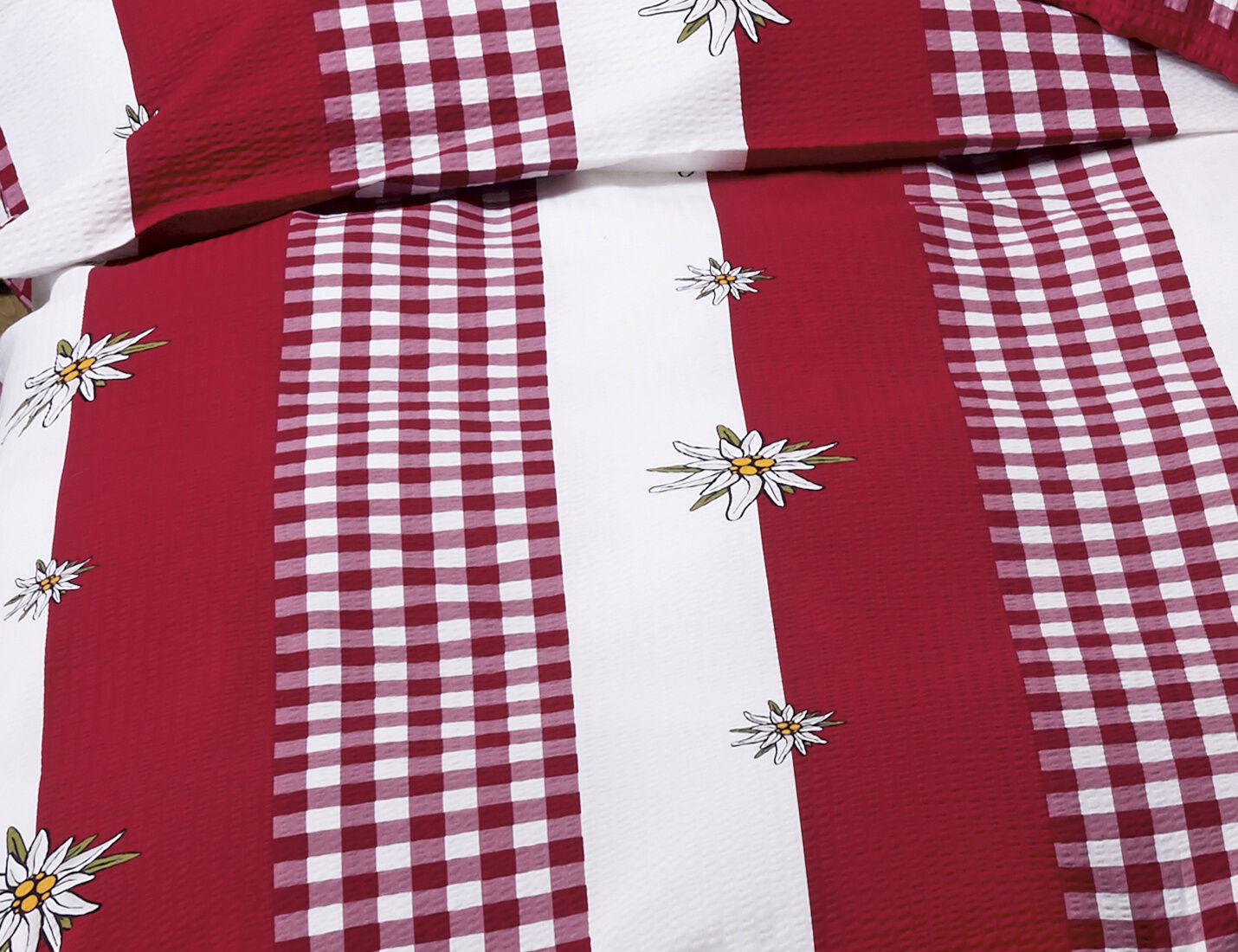Bettwäsche rot-weiss mit Edelweiss