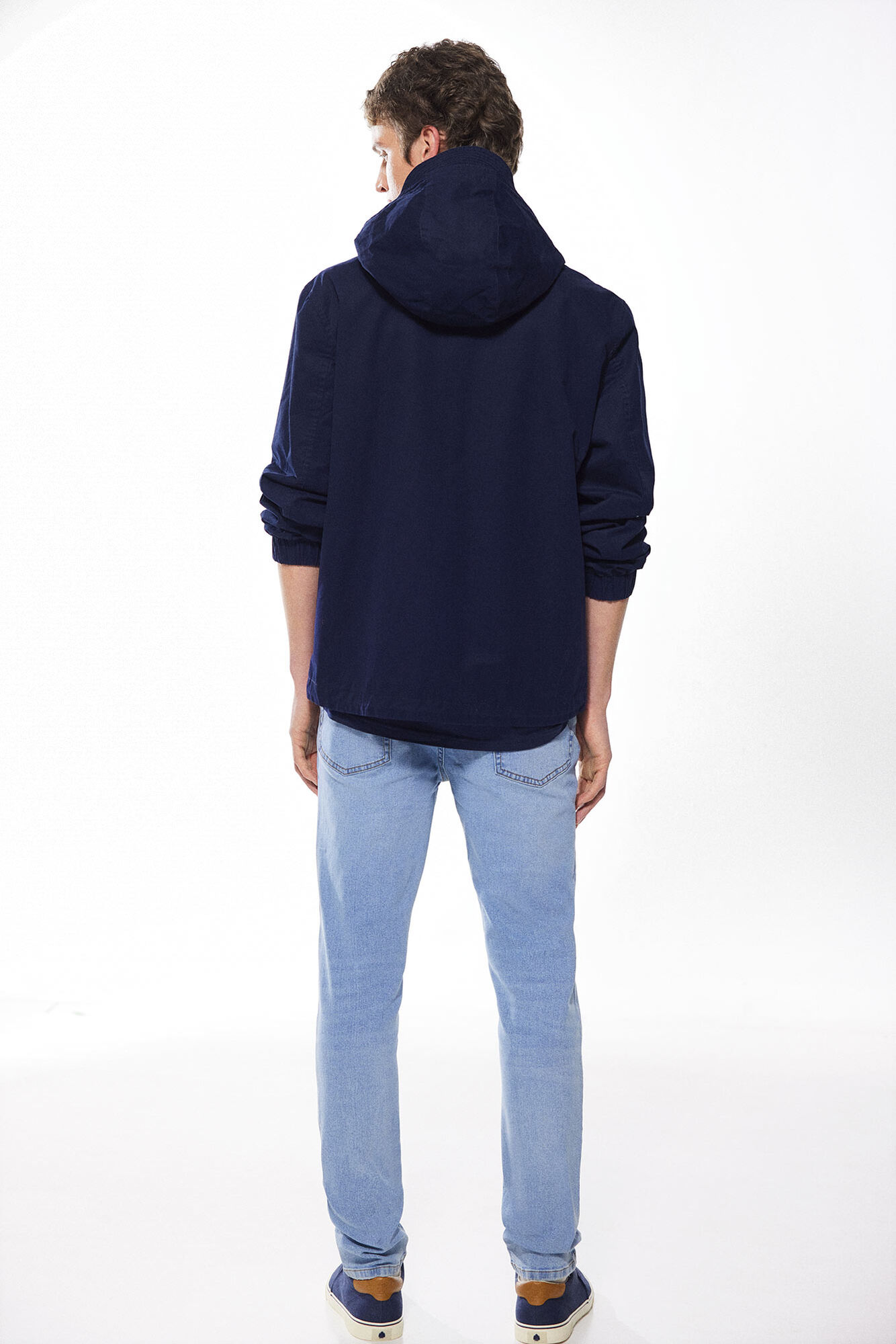 calça jeans skinny de lavagem média clara