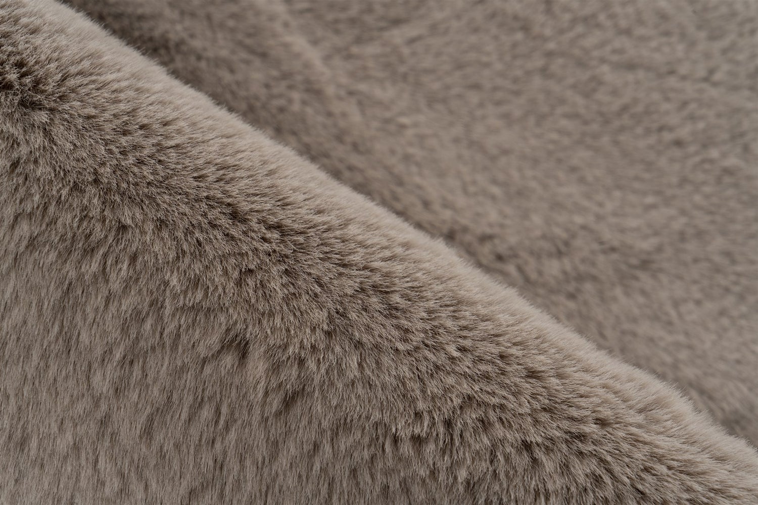 Kortpolig tapijt Oasisia donkerbeige 22 mm effen kleur 50 x 90 cm