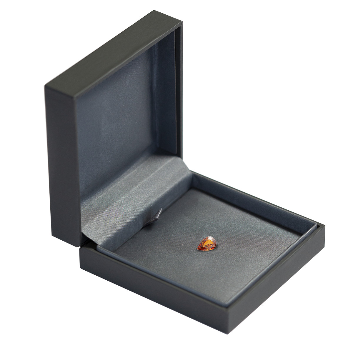 Grenat spéssartite rouge forme poire 2.39 ct